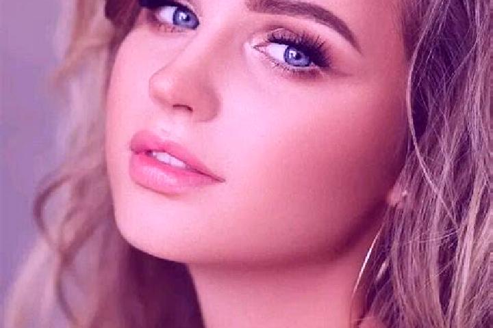 Hazel, 25, a dark blonde blue-eyed mediterranean companion based in Karlin. Offering BDSM, Travel Companion. Available for incall and outcall, overnight book...