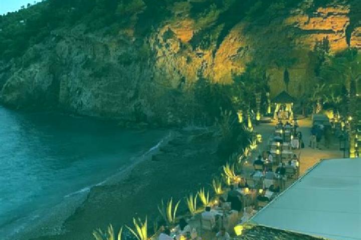 Hazel, 25 — Escort in Ibiza, Spain
