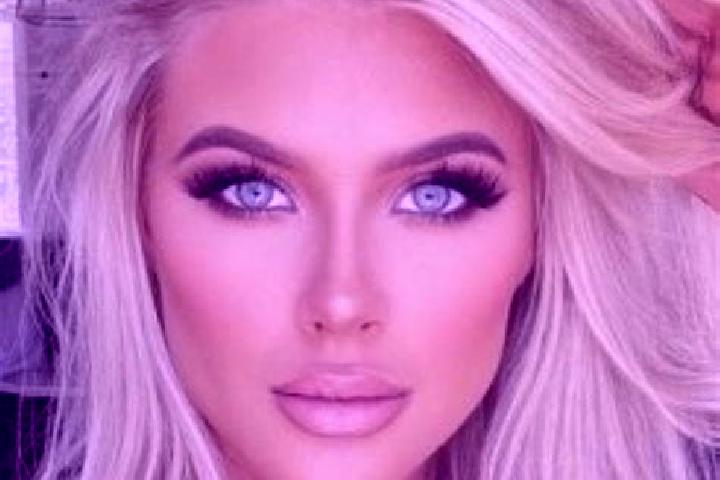 Hazel, 26, a platinum blonde amber-eyed middle eastern companion based in Roccella Ionica. Offering OWO, Couples, Tantra, BDSM. Available for incall and outc...