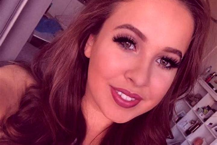 Hazel, 26, a red dark-eyed european companion based in Moehrenbach. Offering Erotic Massage, Prostate Massage, GFE, Travel Companion. Available for incall an...