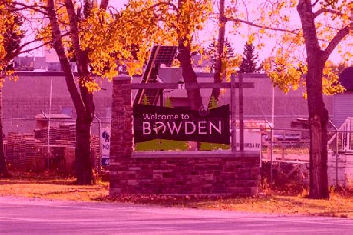 Hazel, 26 — Escort in Bowden, Canada