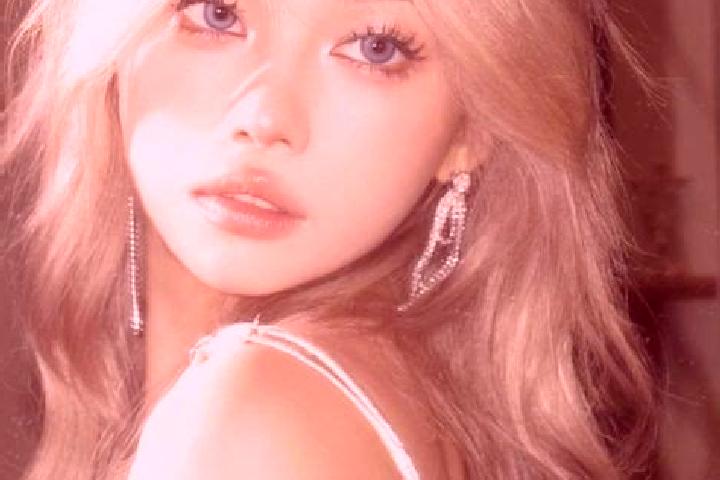 Hazel, 27, a blonde amber-eyed asian companion based in Sao Juliao. Offering OWO, Domination, GFE. Available for incall and outcall, day and evening dates.