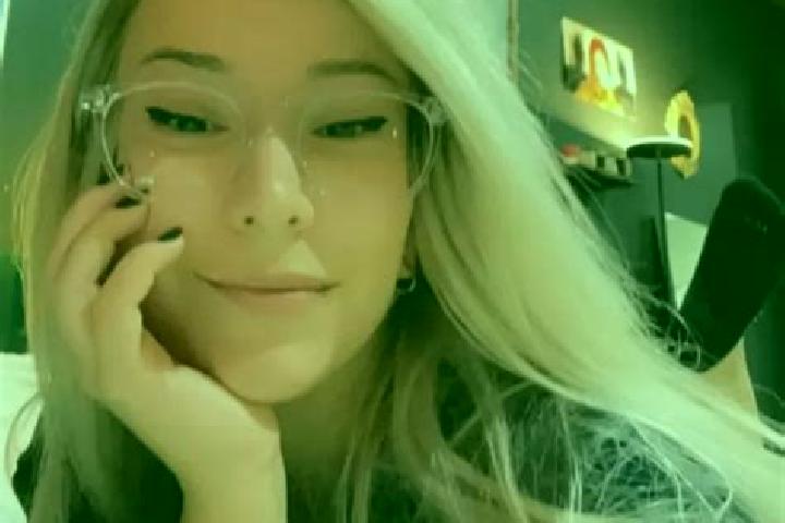 Hazel, 27, a blonde grey-eyed ebony companion based in Selah. Offering Fetish, Striptease, Erotic Massage, Overnight, Girlfriend Experience. Available for in...