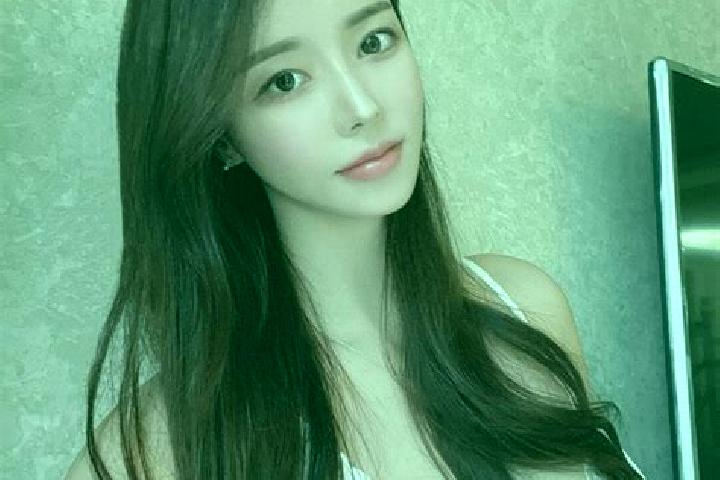 Hazel, 27 — Escort in Luemeng, China