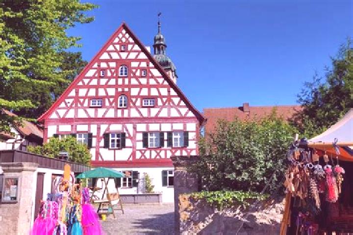 Hazel, 27 — Escort in Markt Erlbach, Germany