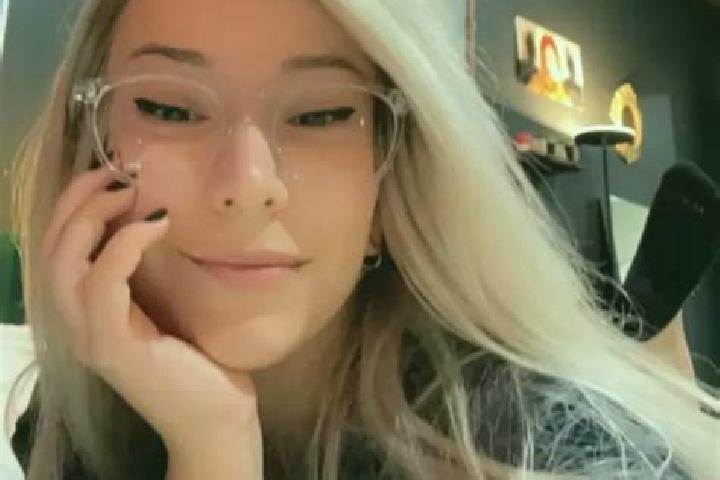 Hazel, 28, a blonde amber-eyed middle eastern companion based in Brecht. Offering Overnight, Domination, Striptease. Available for incall and outcall, day an...
