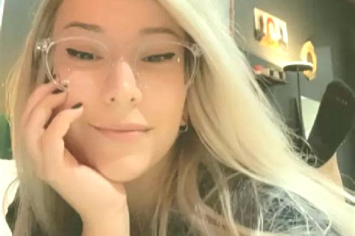 Hazel, 28, a blonde grey-eyed latina companion based in Nakanokami. Offering Fetish, Domination, CIM. Available for incall and outcall, overnight bookings av...