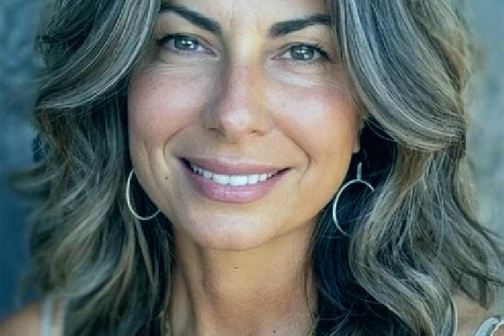 Hazel, 28, a brunette grey-eyed middle eastern companion based in Huama. Offering Tantra, Travel Companion, Erotic Massage. Available for incall and outcall,...