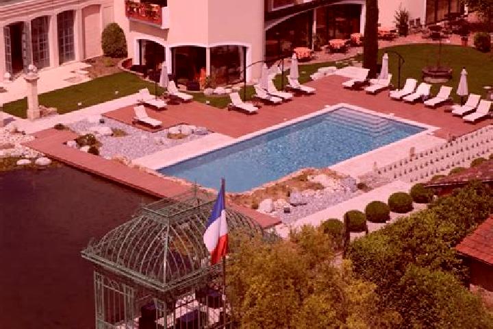 Hazel, 28 — Escort in Buellas, France
