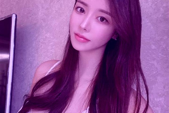 Hazel, 28 — Escort in Sendangkemulian, Indonesia
