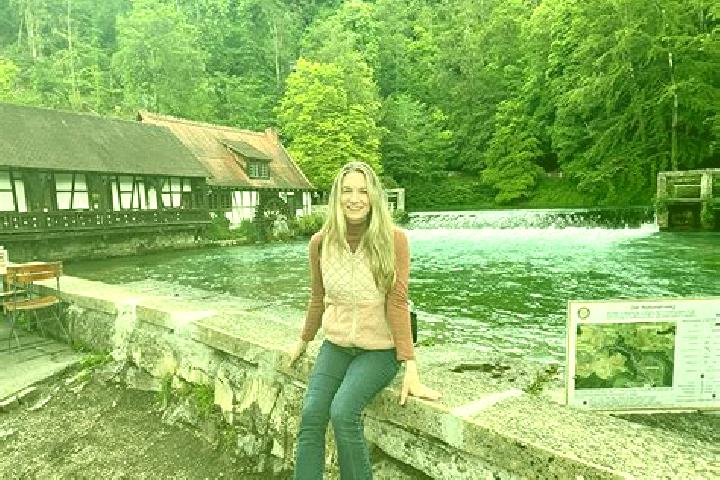Hazel, 29 — Escort in Blaubeuren, Germany