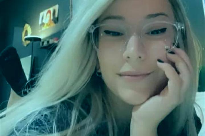 Hazel, 31, a blonde grey-eyed mixed companion based in Gringley on the Hill. Offering GFE, Couples, A-Level, Deep French Kissing, Tantra. Available for incal...