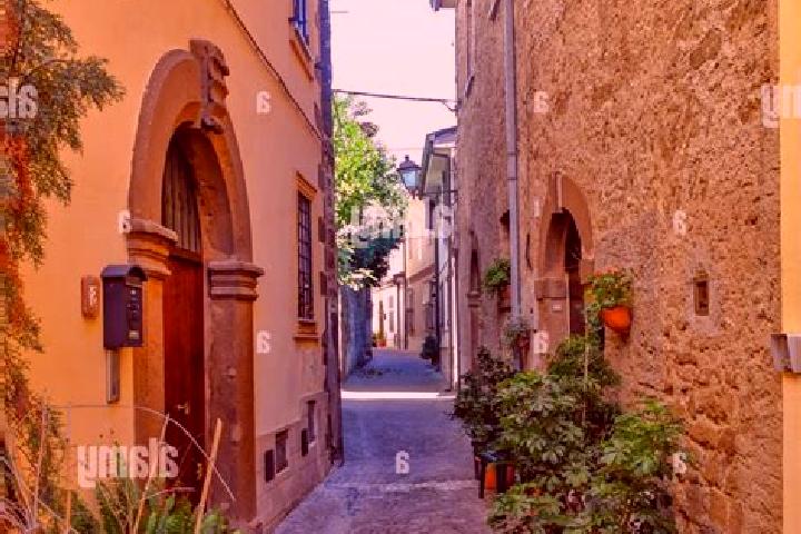 Hazel, 32 — Escort in Arnara, Italy