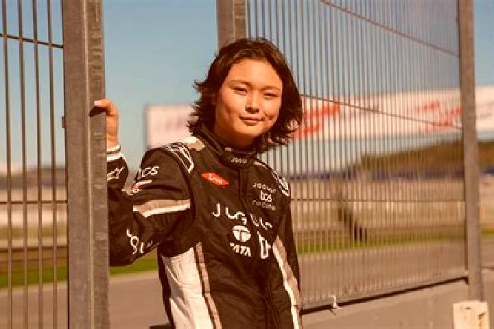Hazel, 33 — Escort in Noda, Japan