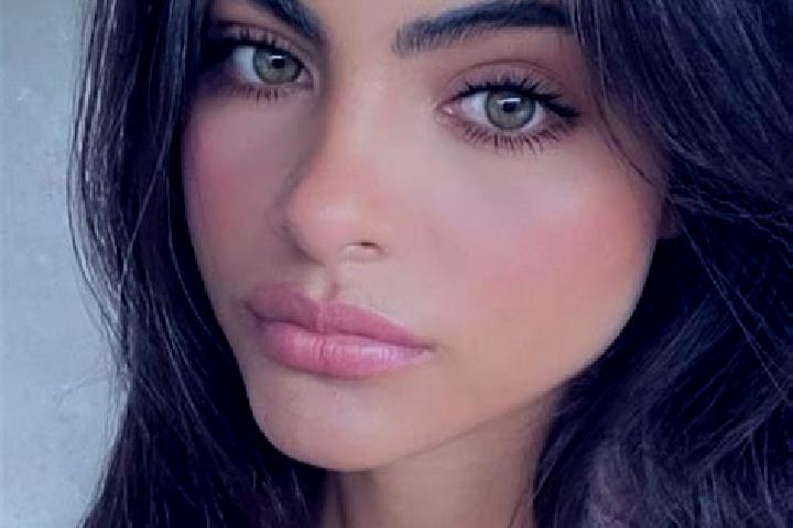 Hazel, 37, a brunette dark-eyed middle eastern companion based in El Pedernal. Offering Fetish, Overnight, Prostate Massage. Available for incall and outcall...