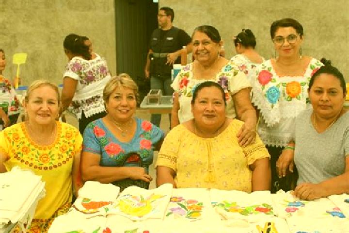 Hazel, 38 — Escort in Cansahcab, Mexico