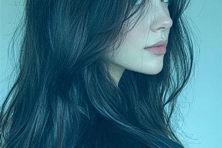 Hazel, 39, a auburn brown-eyed asian companion based in Valdragone. Offering Couples, Deep French Kissing, Tantra. Available for incall and outcall, day and ...