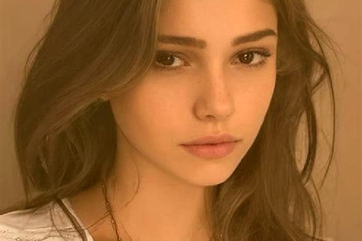 Hazel, 39, a chestnut brown-eyed slavic companion based in Pandak. Offering CIM, Duos, Domination, BDSM. Available for incall and outcall, day and evening da...