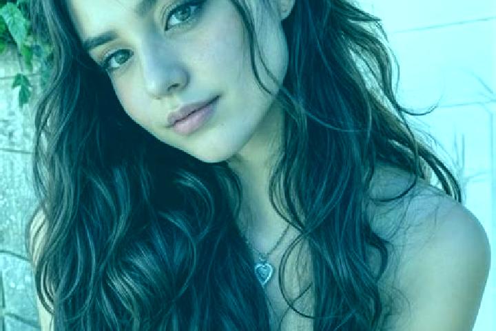 Iris, 20, a auburn hazel-eyed latina companion based in Bayanhongor. Offering A-Level, Overnight, Party Girl, Roleplay. Available for incall and outcall, ove...