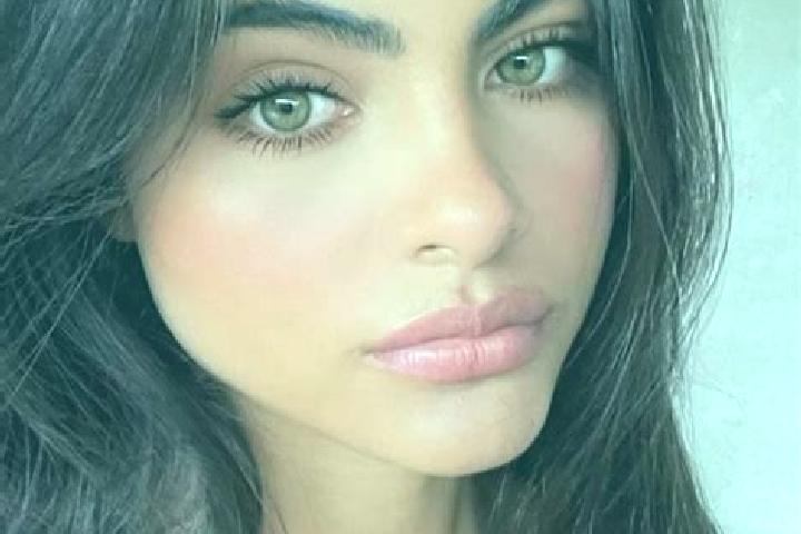 Iris, 20, a brunette green-eyed mixed companion based in Santo Domingo. Offering Tantra, Couples, Travel Companion, Domination, A-Level. Available for incall...