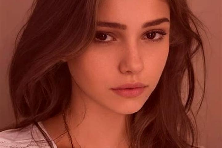 Iris, 20, a chestnut grey-eyed slavic companion based in Vadu Stanchii. Offering Overnight, Tantra, Party Girl, OWO. Available for incall and outcall, overni...