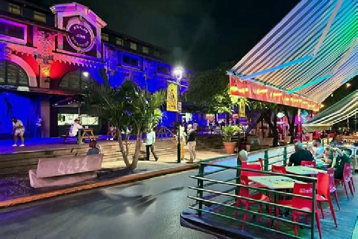 Iris, 20, a red brown-eyed indian companion based in La Placita de Morelos. Offering Party Girl, Prostate Massage, Deep French Kissing, Travel Companion, GFE...