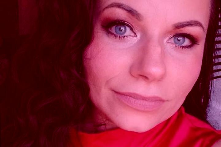 Iris, 20 — Escort in Corunna, United States