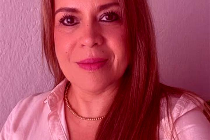 Iris, 20 — Escort in Parangarico, Mexico
