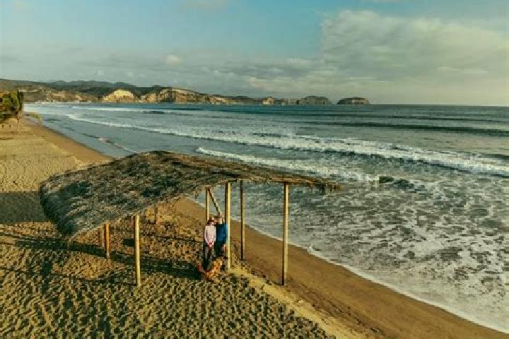 Iris, 20 — Escort in Puerto de Cayo, Ecuador