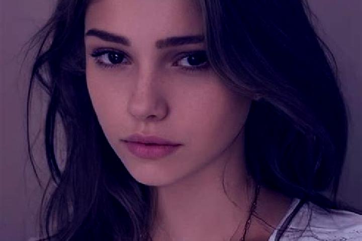 Iris, 21, a brunette hazel-eyed slavic companion based in Panggul. Offering BDSM, Party Girl, Couples. Available for incall and outcall, overnight bookings a...