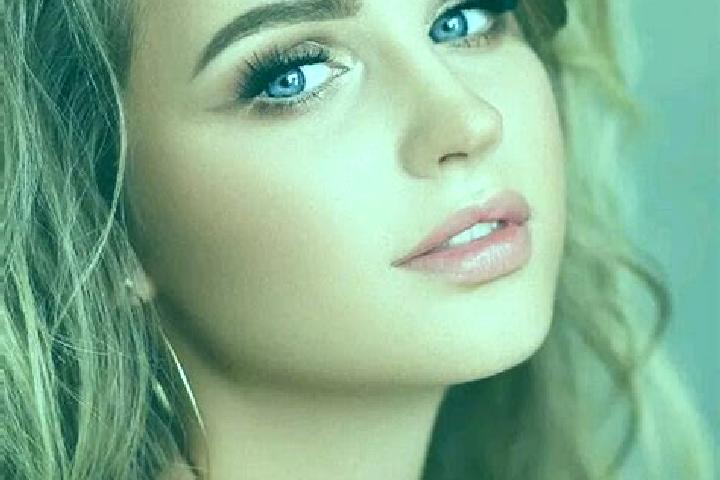 Iris, 21, a dark blonde blue-eyed caribbean companion based in Badie. Offering Duos, GFE, Erotic Massage. Available for incall and outcall, overnight booking...
