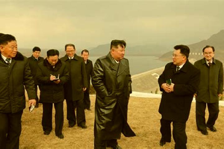 Iris, 21 — Escort in Hoeyang, North Korea