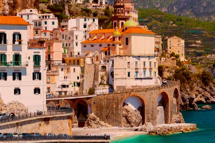 Iris, 21 — Escort in Loreglia, Italy