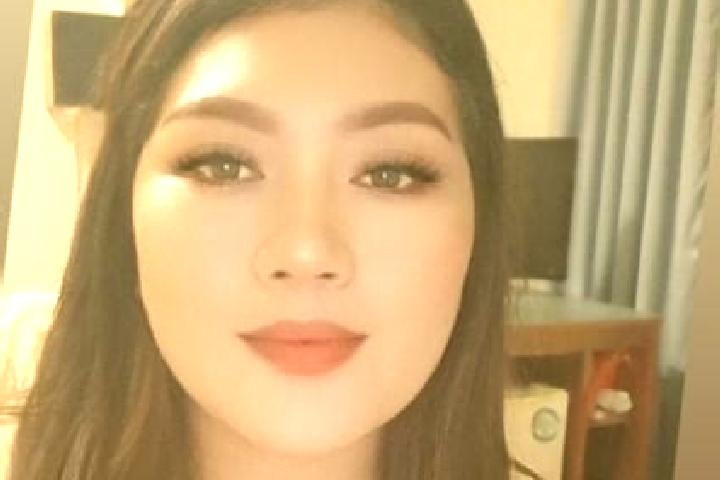 Iris, 22, a blonde amber-eyed asian companion based in Clearfield. Offering GFE, 69, Duos. Available for incall and outcall, overnight bookings available.