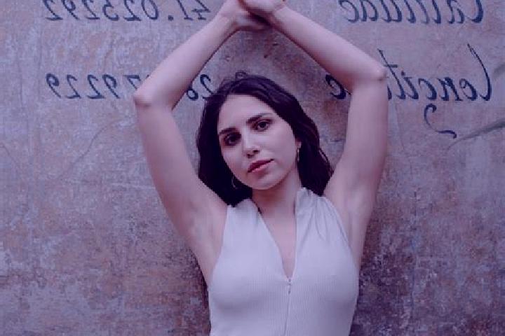 Iris, 22 — Escort in Molino del Piano, Italy