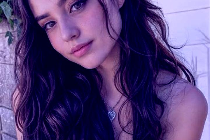 Iris, 23, a auburn brown-eyed european companion based in Sao Mamede. Offering Striptease, Girlfriend Experience, OWO. Available for incall and outcall, day ...