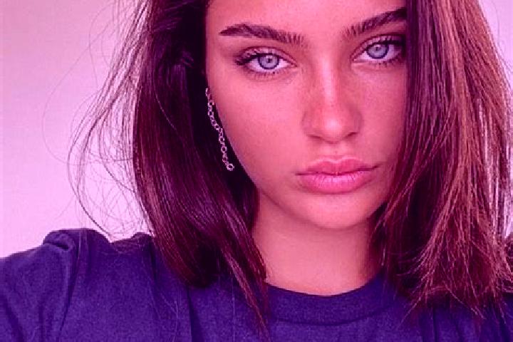 Iris, 24, a brunette blue-eyed indian companion based in Loudias. Offering Domination, Girlfriend Experience, GFE, A-Level, Striptease. Available for incall ...