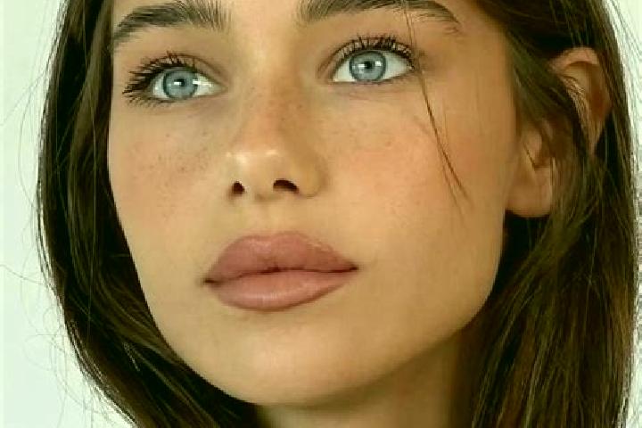Iris, 24, a brunette brown-eyed middle eastern companion based in Bamaur. Offering Party Girl, Massage, Deep French Kissing, Dinner Date. Available for incal...