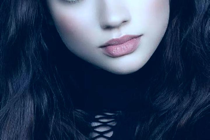 Iris, 24, a brunette dark-eyed latina companion based in Pescarolo. Offering Domination, CIM, Massage. Available for incall and outcall, day and evening dates.