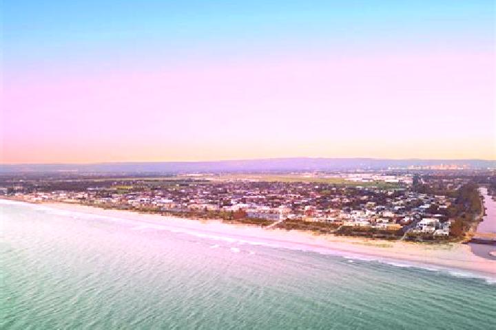Iris, 24, a chestnut amber-eyed mixed companion based in Henley Beach. Offering Girlfriend Experience, Prostate Massage, OWO. Available for incall and outcal...