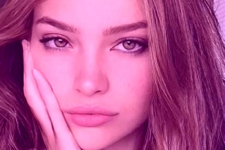 Iris, 25, a blonde brown-eyed mediterranean companion based in Mossamedes. Offering Duos, Tantra, CIM. Available for incall and outcall, overnight bookings a...