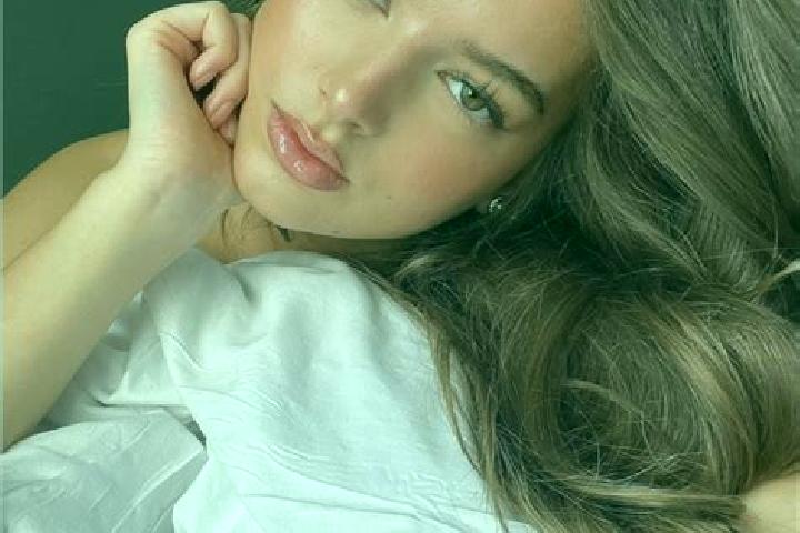 Iris, 25, a brunette hazel-eyed asian companion based in Plumeliau. Offering GFE, Erotic Massage. Available for incall and outcall, overnight bookings availa...