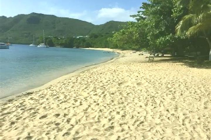 Iris, 26 — Escort in Redemption, Saint Vincent and the Grenadines