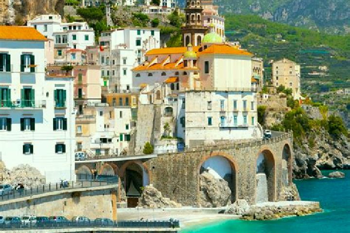 Iris, 26 — Escort in Rometta, Italy