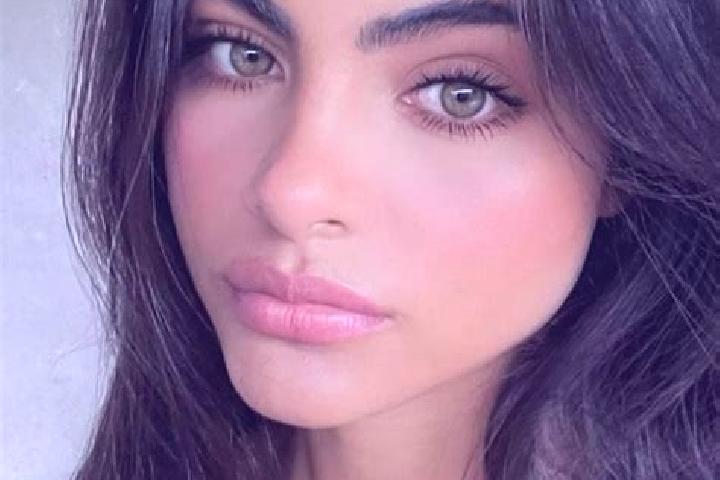 Iris, 27, a black hazel-eyed european companion based in La Santa. Offering Duos, Massage, 69. Available for incall and outcall, day and evening dates.