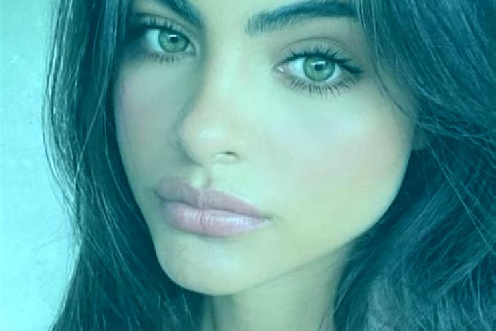 Iris, 27, a brunette dark-eyed caribbean companion based in Jenaz. Offering Fetish, Overnight, Tantra, Dinner Date, Domination. Available for incall and outc...