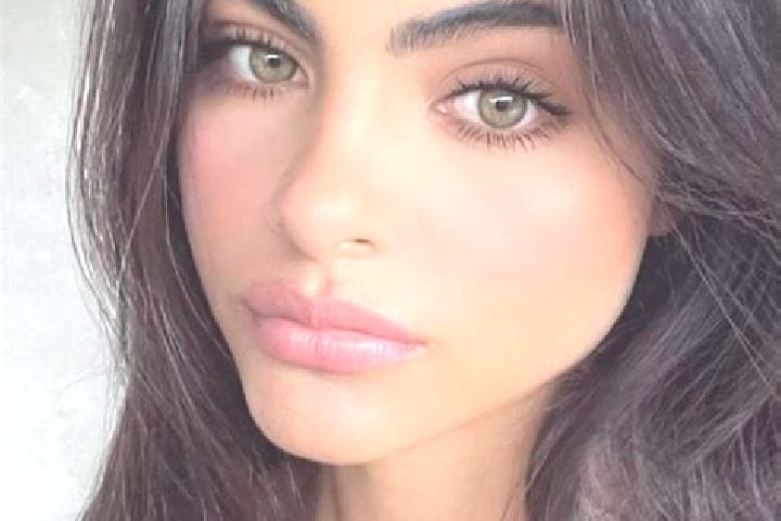 Iris, 27, a brunette dark-eyed mediterranean companion based in Bharanikavu Tekku. Offering Erotic Massage, Travel Companion, OWO, Overnight. Available for i...