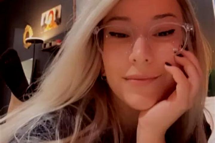 Iris, 27, a platinum blonde amber-eyed latina companion based in Colle San Magno. Offering Erotic Massage, BDSM, 69, Domination. Available for incall and out...