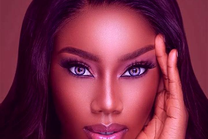Iris, 27, a red blue-eyed ebony companion based in Bissegem. Offering Dinner Date, OWO, Massage, Fetish. Available for incall and outcall, day and evening da...