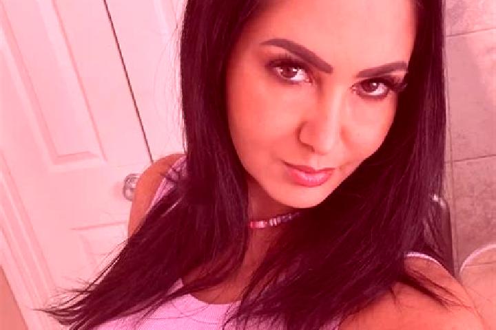 Iris, 27, a red grey-eyed indian companion based in Koenigsau. Offering GFE, CIM, Duos, Dinner Date, Deep French Kissing. Available for incall and outcall, d...
